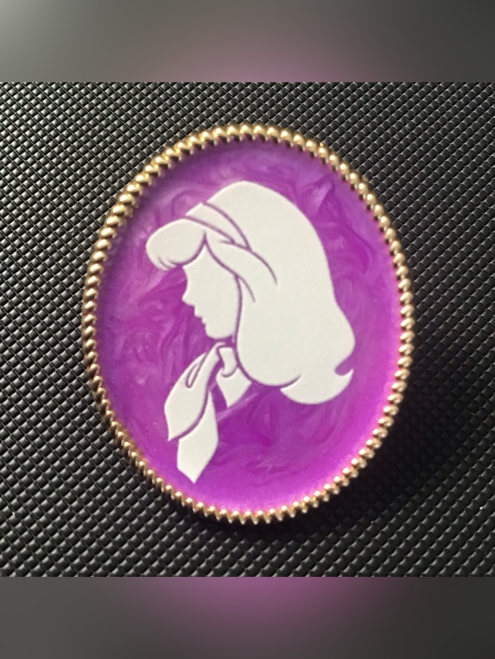 Scooby Doo Daphne Blake Cameo Style Silhouette Profile Swirl Border Pin